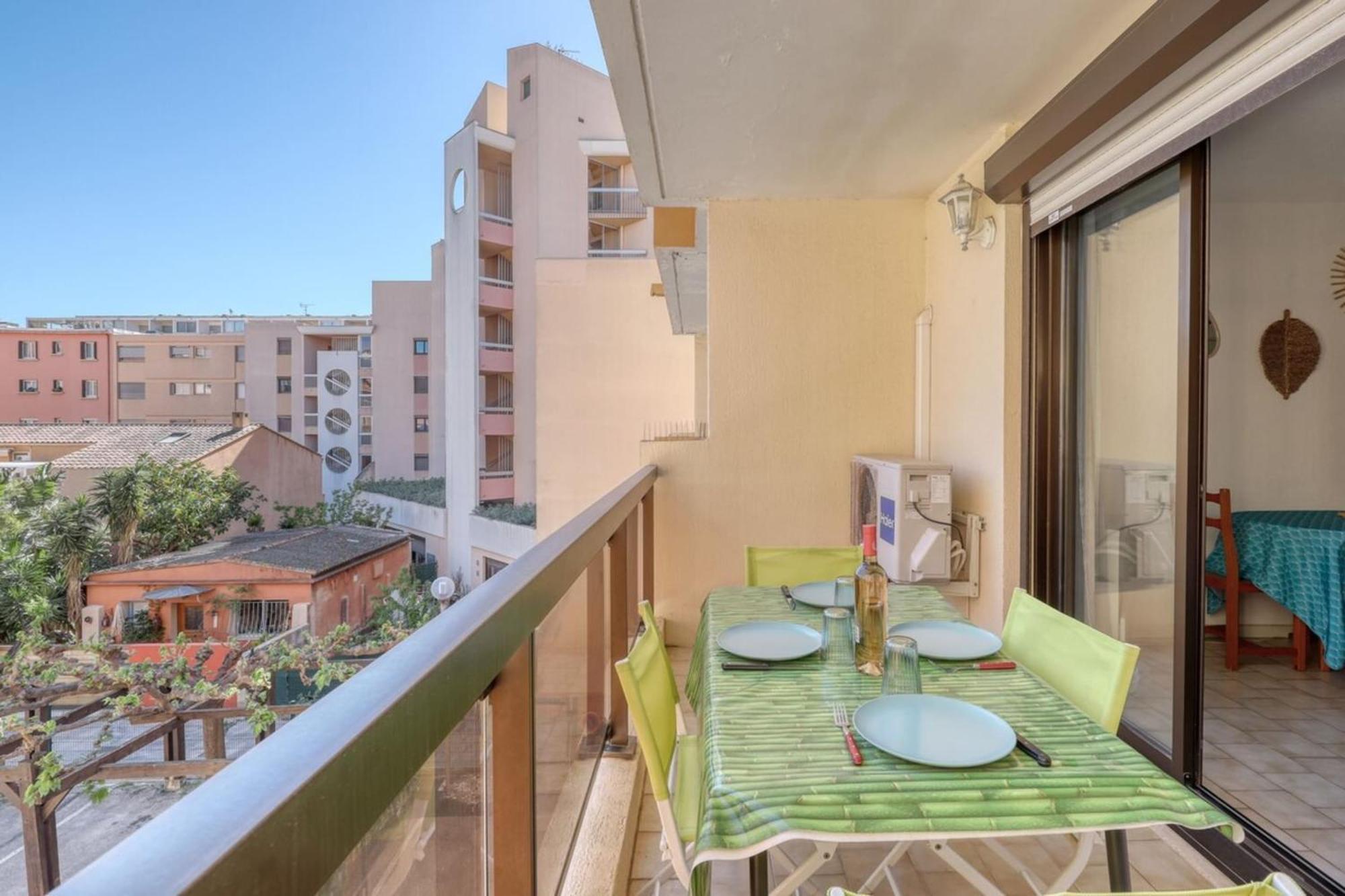 Lavandou - T2 In The City Center - 200 M From The Sea Le Lavandou Extérieur photo